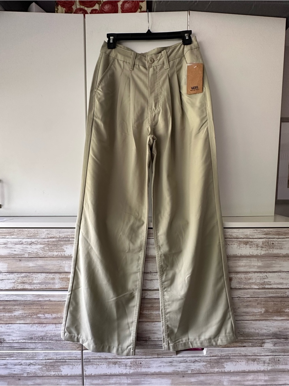 👖 Vans Alder Relaxed Pleated Pants Women’s 24 Sage Green NWT Wide Leg